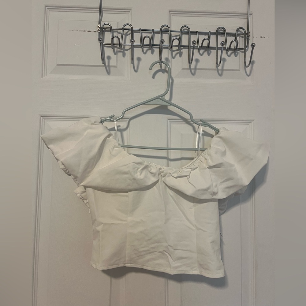 Lost + Wander White Ruffled Cap Sleeve Blouse